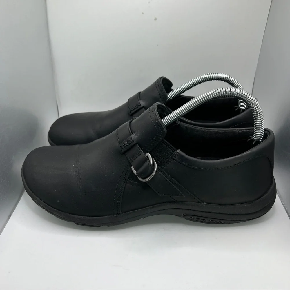 Women’s Merrell Leather Slip-On Shoes Size 9.5